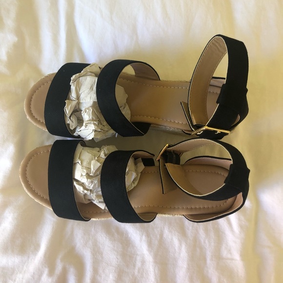 Sandals - Picture 3 of 3
